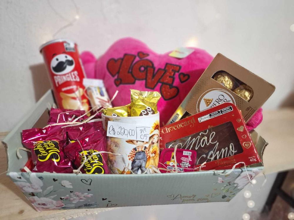 Cesta-de-Chocolate-com-Caneca-e-Coracao-de-Pelucia-Love-Ideal-para-presente-a-esposa-mae-de-seus-filhos-n-05-