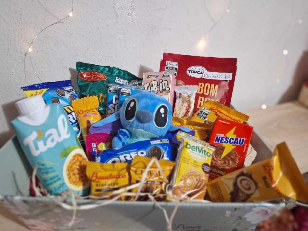 Cesta-de-cafe-da-manhatarde-com-chaveiro-Stichy---n08-